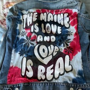 ✨ LAST CHANCE ✨ THE MAINE Signed Jean Jacket ❤️